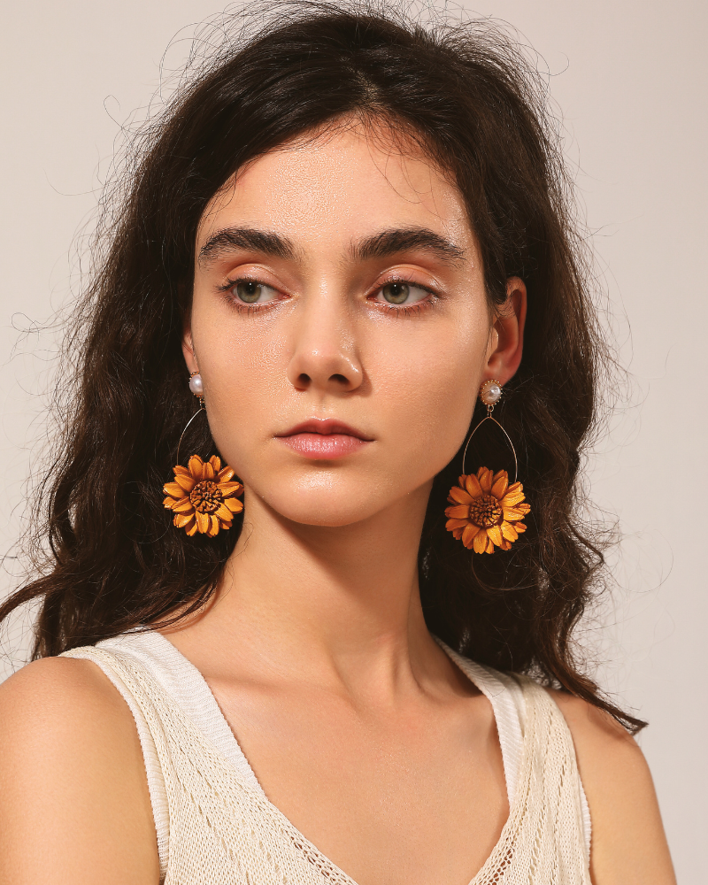 Leaflor Sunflower Pearl Earrings